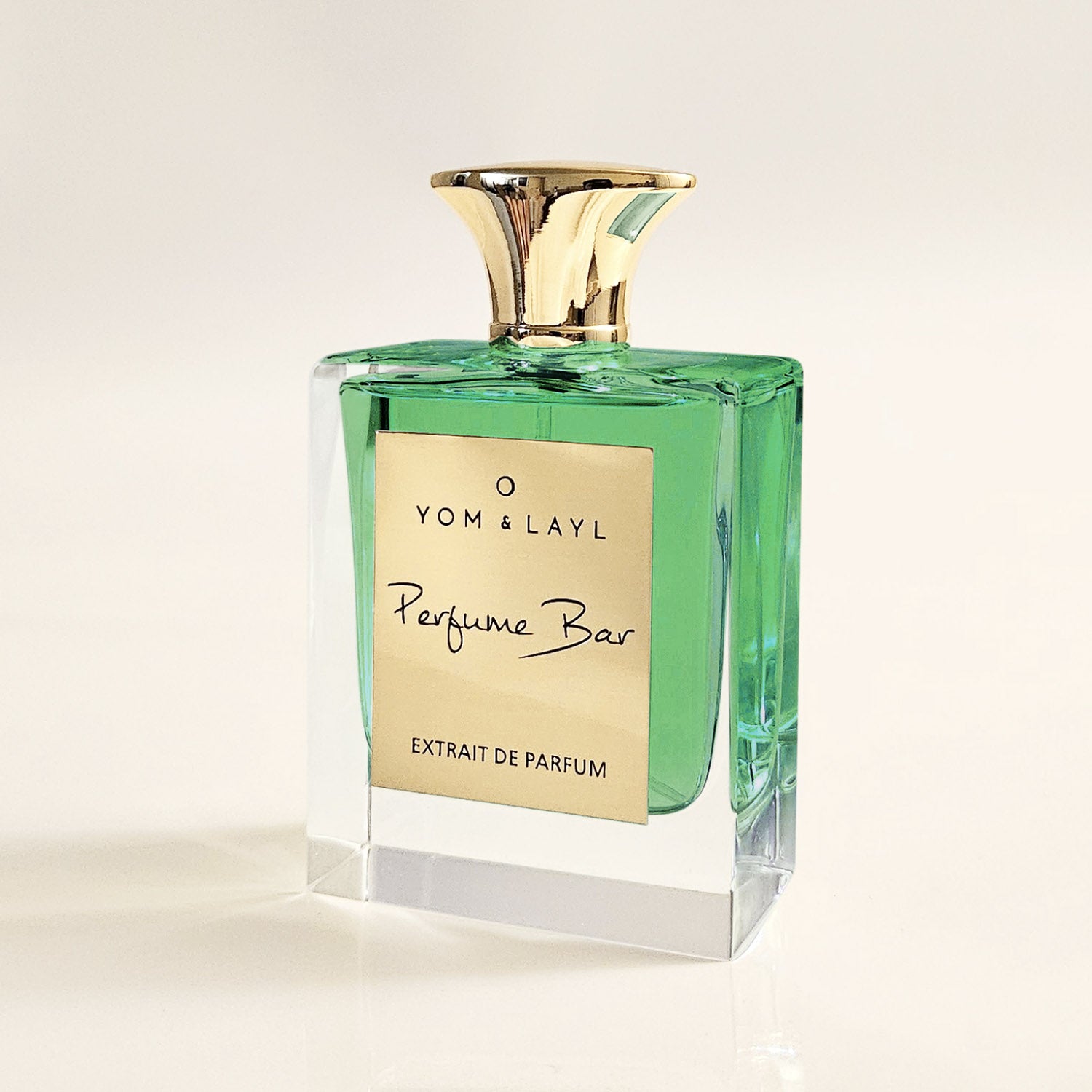 Mind Games French Defense : French Defense leads with a mouthwatering boldness of dark liquor-saturated cherries; a hypnoticred fruity note that hooks the senses from the start. Threads of soft mimosa and geranium Madagascar woven through the heart transition the fragrance into a skin-warming caress of golden amber and woods.