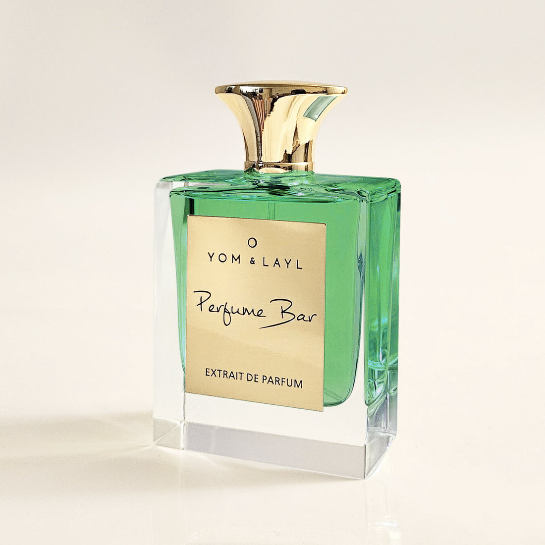 Mind Games French Defense : French Defense leads with a mouthwatering boldness of dark liquor-saturated cherries; a hypnoticred fruity note that hooks the senses from the start. Threads of soft mimosa and geranium Madagascar woven through the heart transition the fragrance into a skin-warming caress of golden amber and woods.